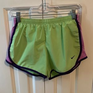 Nike girl’s dry tempo running shorts